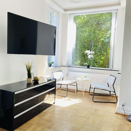 Aday - Aalborg Mansion - Open Bright Apartment With Garden Zewnętrze zdjęcie