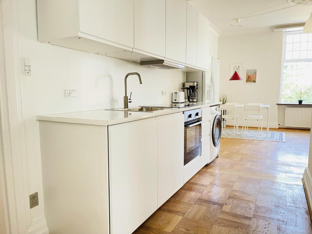 Aday - Aalborg Mansion - Open Bright Apartment With Garden Zewnętrze zdjęcie