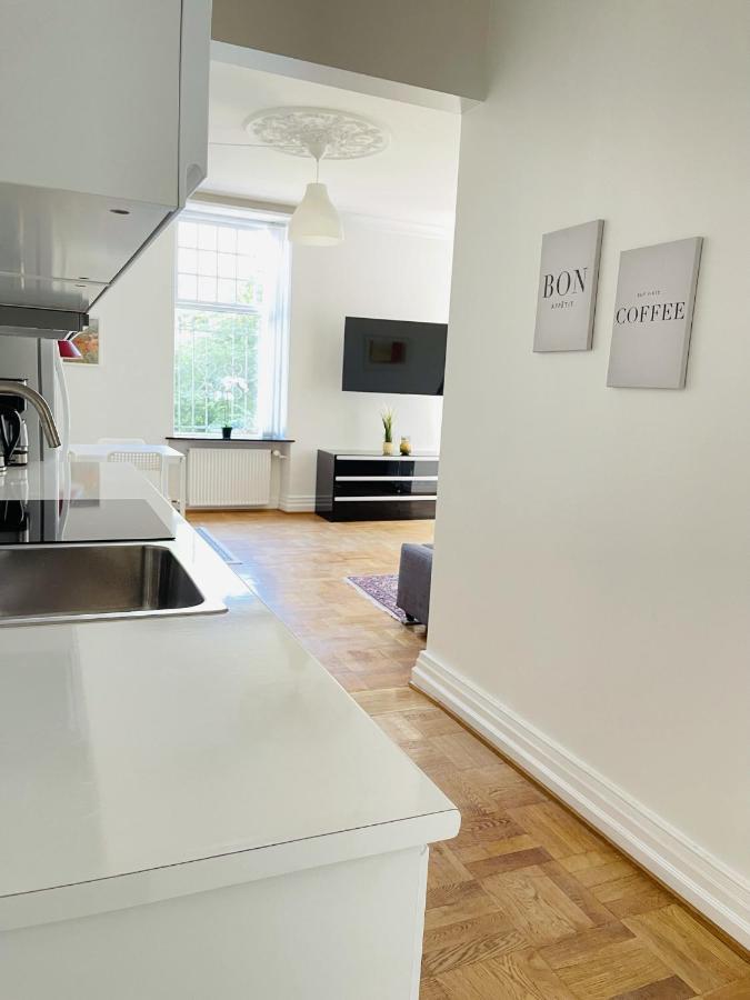 Aday - Aalborg Mansion - Open Bright Apartment With Garden Zewnętrze zdjęcie